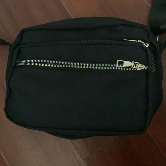 Gently used Crossbody purse with gold tone hardware - Picture 6 of 11